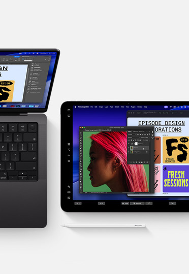 Ein MacBook und ein iPad mit Apple Pencil mit der gleichen Grafikdesign-Software auf beiden Bildschirmen, um die Integration der Geräte zu zeigen.