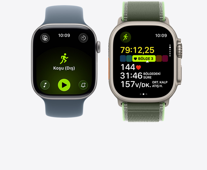 Apple Watch Series 11, alüminyum kasa, uzay grisi renk, Apple Music oynatma kontrolleri ile Koşu (Dış) antrenmanı açık, Apple Watch Ultra 3, titanyum kasa, natürel renk, Koşu antrenmanı açık, 3. Bölgedeki kalp atış hızı