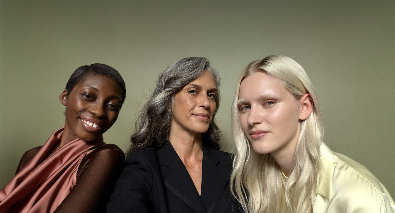 App Appareil photo d’iPhone 17 Pro, démonstration de Cadrage centré pour les photos avec un selfie de groupe